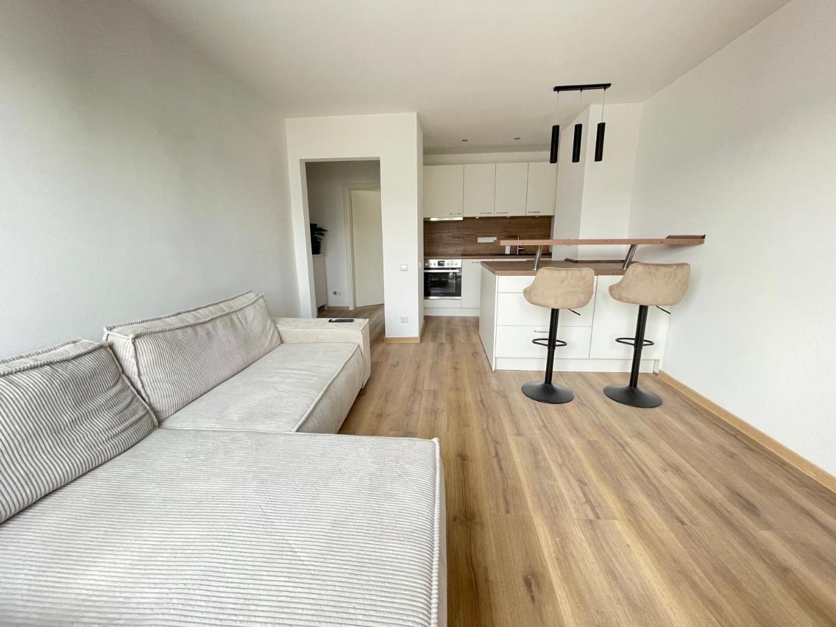 Neue Stilvolle 2-Zimmer Wohnung Im Zentrum Von Wolfsburg Exterior foto